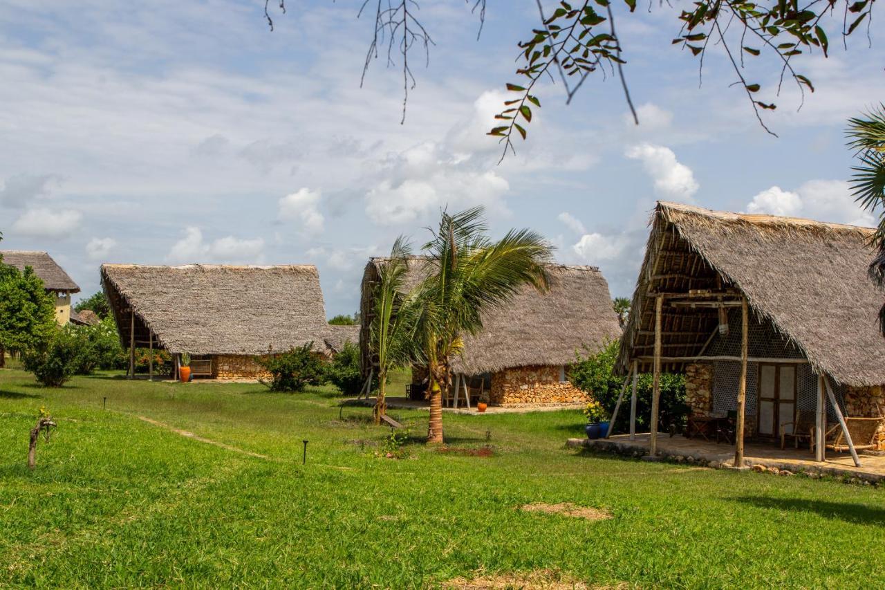 Pangani Cliffs Lodge Eksteriør bilde