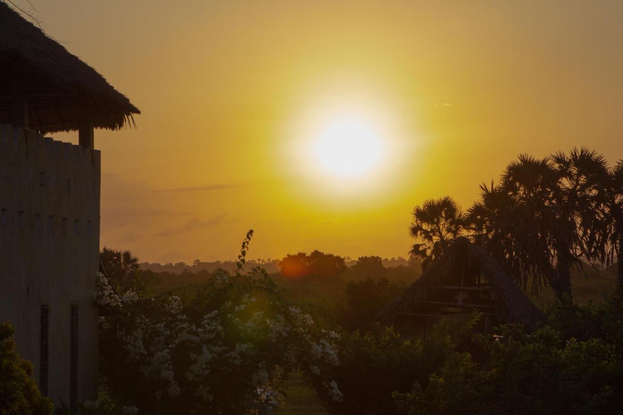 Pangani Cliffs Lodge Eksteriør bilde